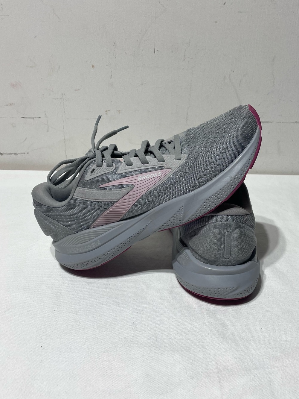 Brooks Adrenaline GTS 24 Women’s 9.5 B Alloy Zephyr Gray Running Walking Shoes